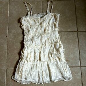 BCBGMaxAzria 
Size 4
The picture doesn’t give the dress justice,it’s much pretty